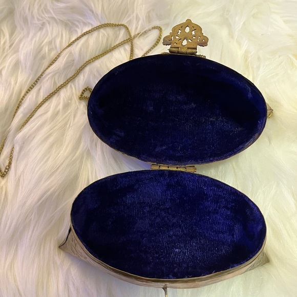 Vintage Metal Pillow Purse - Picture 2 of 3